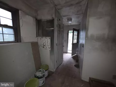 Entry Way - 8344 Sharptown Rd, Laurel, DE 19956 photo 4 of 23