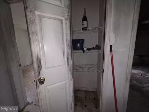 Entry Way - 8344 Sharptown Rd, Laurel, DE 19956 photo 7 of 23
