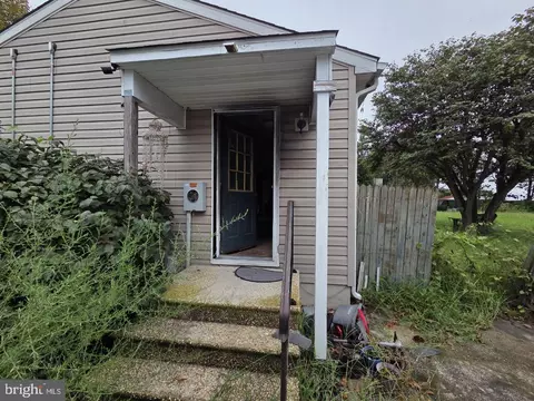 Exterior - 8344 Sharptown Rd, Laurel, DE 19956 photo 10 of 13