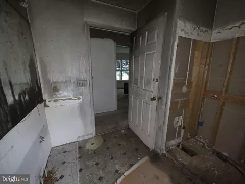 Entry Way - 8344 Sharptown Rd, Laurel, DE 19956 photo 16 of 23