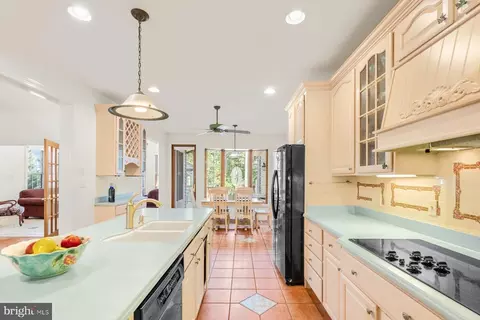 Kitchen - 539 Bethany Loop, Bethany Beach, DE 19930 photo 5 of 6