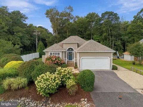 1 Neptune Dr, Frankford, DE 19945
