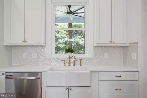 Kitchen - 14133 Pepperbox Rd, Delmar, DE 19940 photo 4 of 5