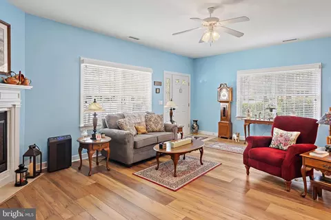 Living - 11 Teaberry Ln, Georgetown, DE 19947 photo 1 of 1