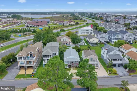 View/Area - 215 4th St, Bethany Beach, DE 19930 photo 4 of 12