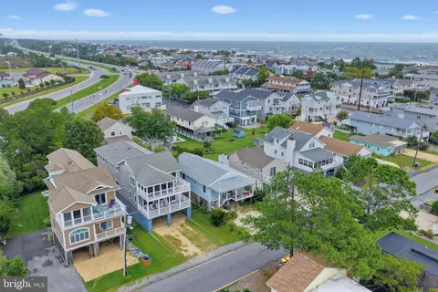 View/Area - 215 4th St, Bethany Beach, DE 19930 photo 7 of 12