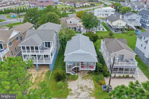 View/Area - 215 4th St, Bethany Beach, DE 19930 photo 3 of 12