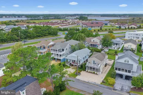 View/Area - 215 4th St, Bethany Beach, DE 19930 photo 2 of 12