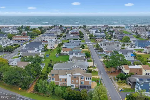 View/Area - 215 4th St, Bethany Beach, DE 19930 photo 9 of 12