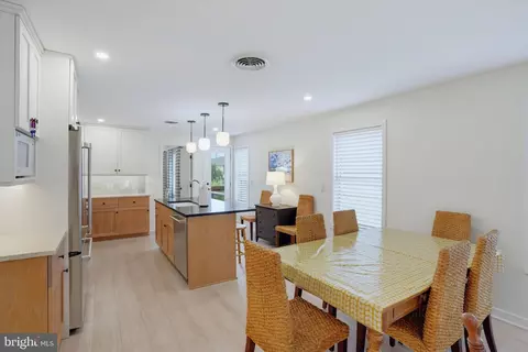 Dining - 215 4th St, Bethany Beach, DE 19930 photo 2 of 2