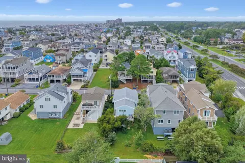 View/Area - 215 4th St, Bethany Beach, DE 19930 photo 11 of 12