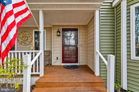 Exterior - 9 Columbia Ave, Ocean View, DE 19970 photo 2 of 9