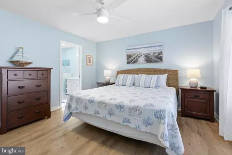 Bedroom - 17 New Castle Ct, Ocean View, DE 19970 photo 2 of 6