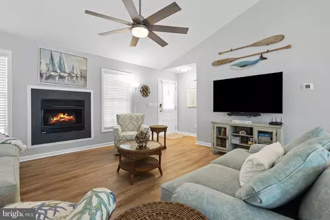 Living - 17 New Castle Ct, Ocean View, DE 19970 photo 2 of 2