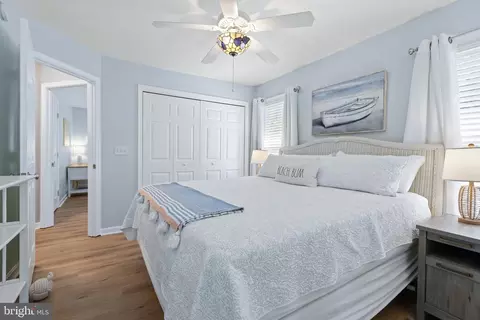 Bedroom - 17 New Castle Ct, Ocean View, DE 19970 photo 5 of 6