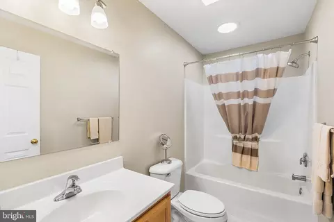 Bath - 33661 Feather Ln, Dagsboro, DE 19939 photo 4 of 4