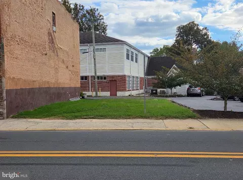 114 E Market St, Laurel, DE 19956 photo 3
