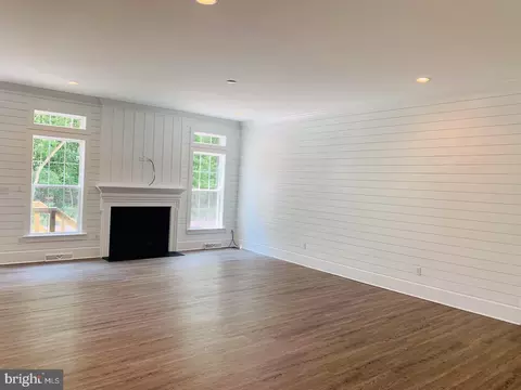 Living - 8 Patriots Way, Georgetown, DE 19947 photo 1 of 2
