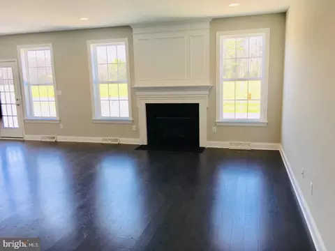 Living - 9 Patriots Way, Georgetown, DE 19947 photo 2 of 11