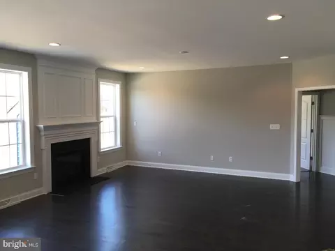 Living - 9 Patriots Way, Georgetown, DE 19947 photo 5 of 11