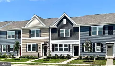 547 Colette St, Ellendale, DE 19941