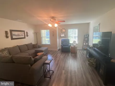 Living - 6482 Pleasant Dr, Laurel, DE 19956 photo 3 of 3