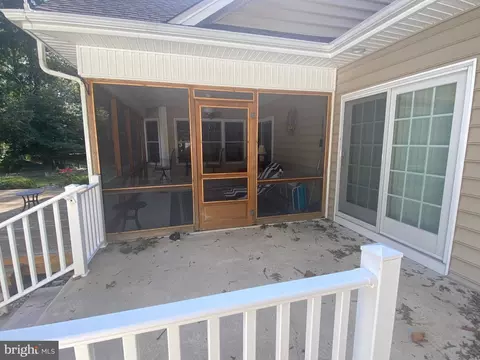 Exterior - 6482 Pleasant Dr, Laurel, DE 19956 photo 3 of 10