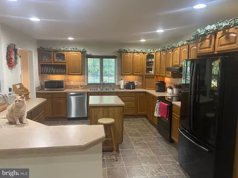 Kitchen - 6482 Pleasant Dr, Laurel, DE 19956 photo 3 of 3