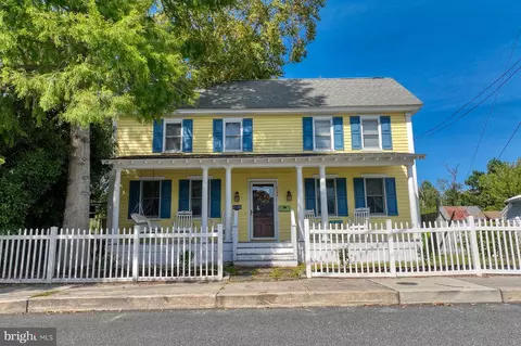 Exterior - 124 Broad St, Milton, DE 19968 photo 16 of 24