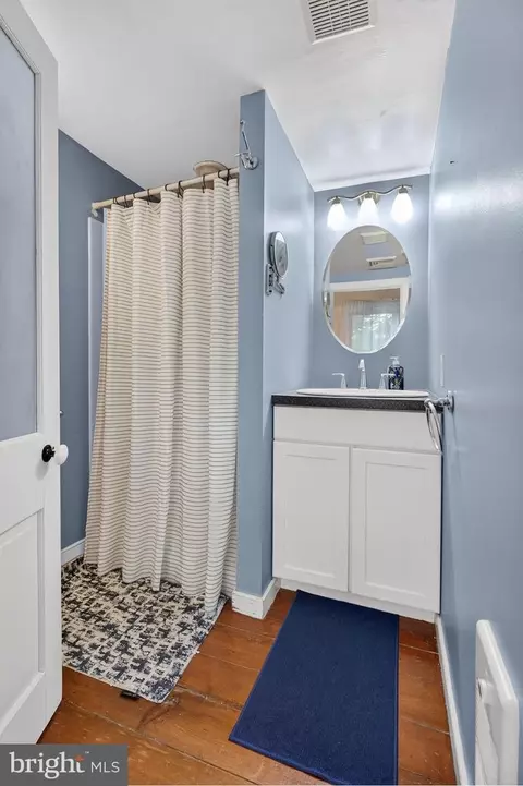 Bath - 124 Broad St, Milton, DE 19968 photo 4 of 4