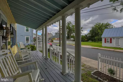 Exterior - 124 Broad St, Milton, DE 19968 photo 5 of 24