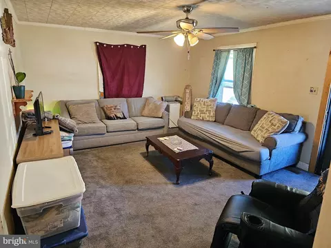 Living - 105 E 3rd St, Seaford, DE 19973 photo 1 of 2