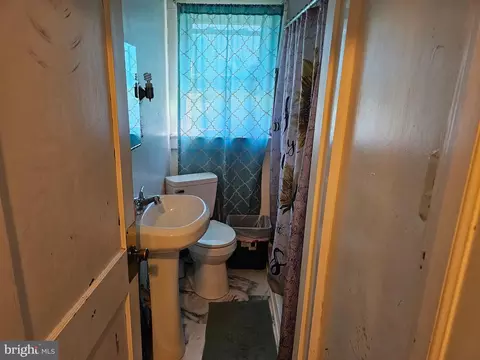 Bath - 105 E 3rd St, Seaford, DE 19973 photo 1 of 1