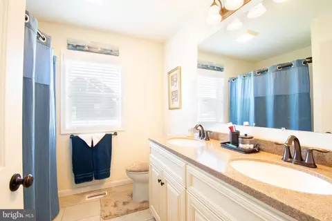 Bath - 11409 Eagle Run, Lincoln, DE 19960 photo 1 of 3