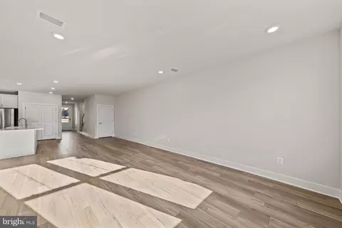 Living - 33 Browning Farm Blvd, Ocean View, DE 19970 photo 3 of 6
