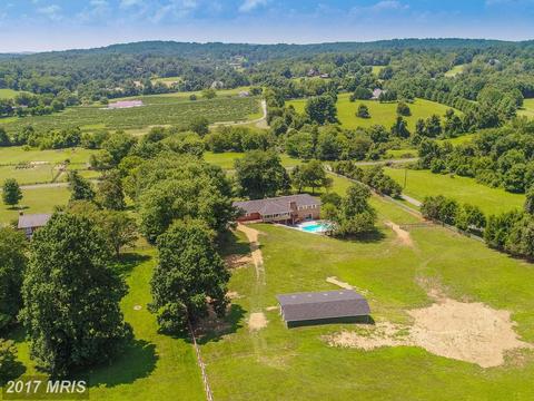 6155 Georgetown Rd, Broad Run, VA 20137 photo 1