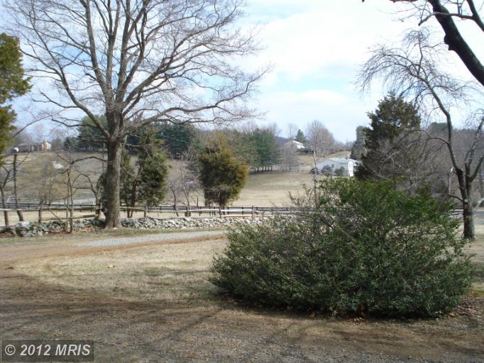 6076 Georgetown Rd, Broad Run, VA 20137 photo 1