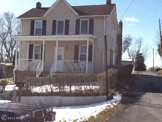 908 D St, Brunswick, MD 21716 photo 1