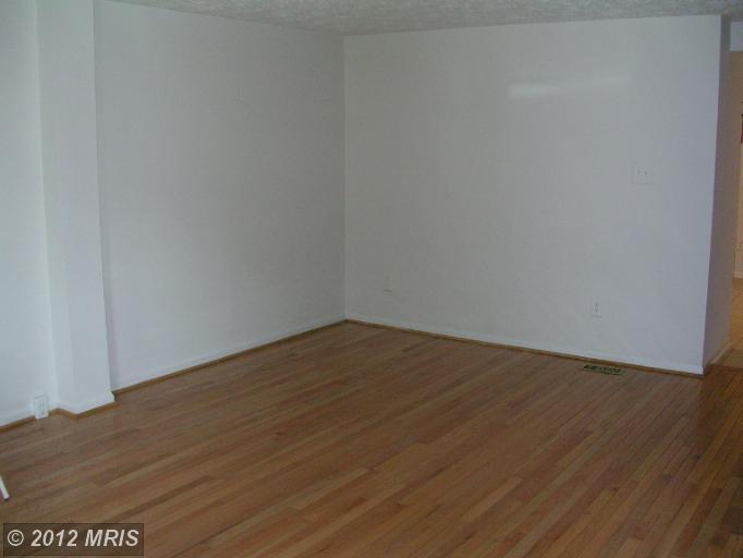 9192 Forest Breeze Ct, Springfield, VA 22152 photo 1