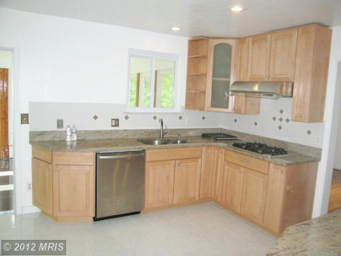 8121 Edmonton Ct, Springfield, VA 22152 photo 1