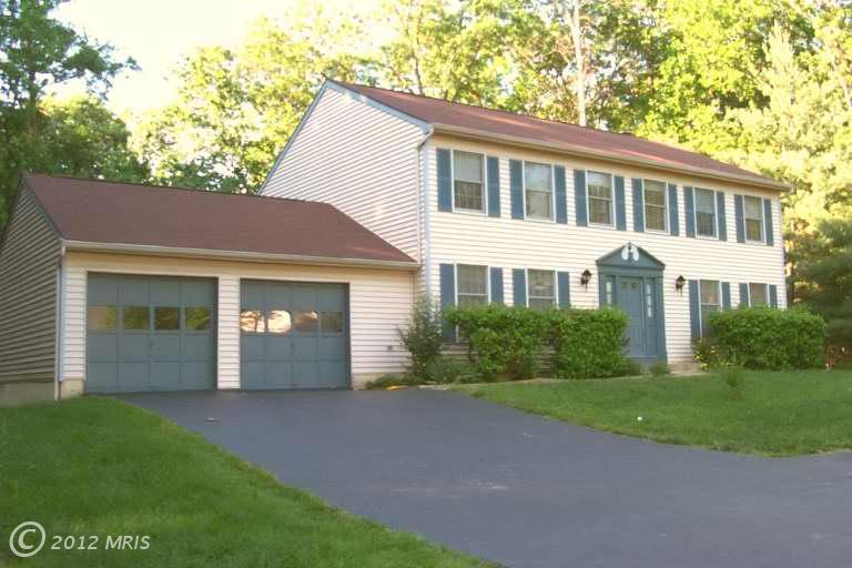 7584 Springfield Hills Dr, Springfield, VA 22153 photo 1