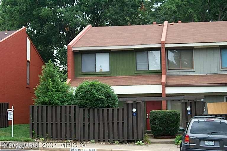 1307 Northgate Sq, Reston, VA 20190 photo 1