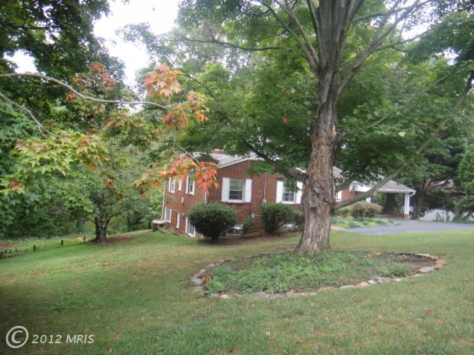 1512 Brookhaven Dr, Mc Lean, VA 22101 photo 1
