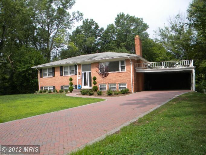 1062 Carper St, Mc Lean, VA 22101 photo 1