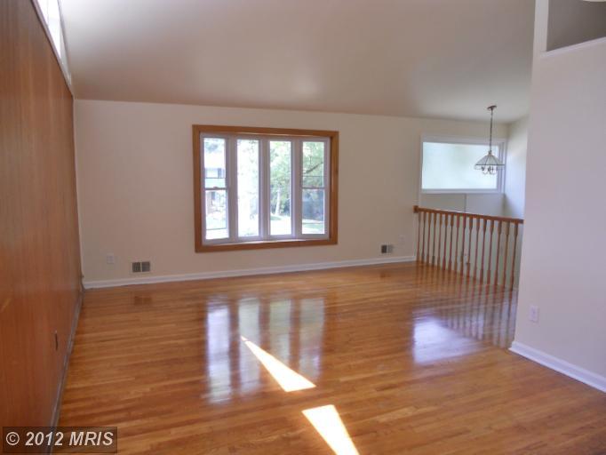 8634 Cromwell Dr, Springfield, VA 22151 photo 1