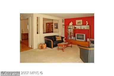 12054 Edgemere Cir, Reston, VA 20190 photo 1