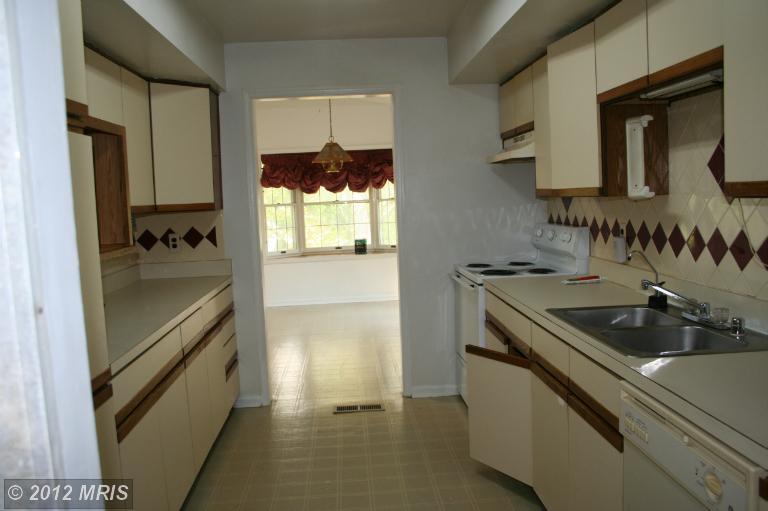 1108 Devon St, Herndon, VA 20170 photo 1
