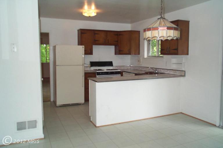 8133 Edmonton Ct, Springfield, VA 22152 photo 1