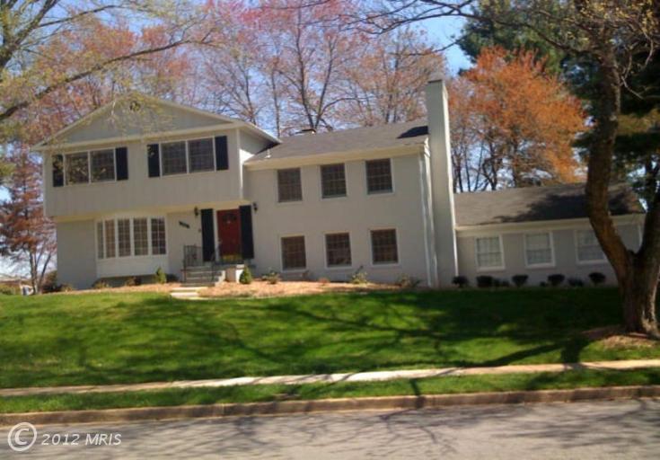 1301 Titania Ln, Mc Lean, VA 22102 photo 1