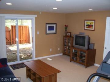 8436 Springfield Oaks Dr, Springfield, VA 22153 photo 1